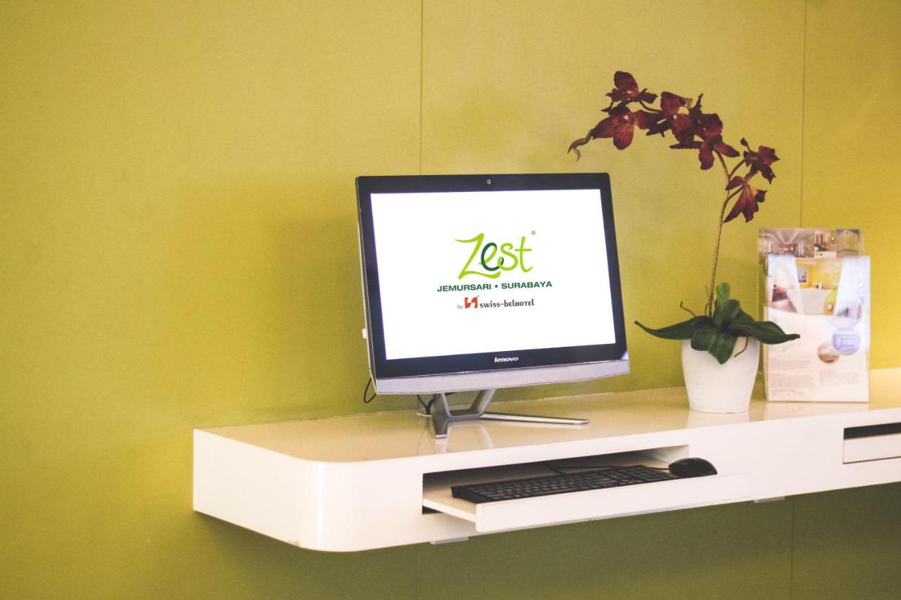 Zest Jemursari By Swiss-Belhotel International Sorabaya Extérieur photo