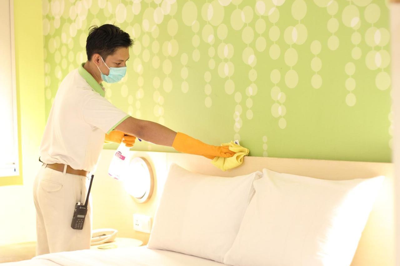 Zest Jemursari By Swiss-Belhotel International Sorabaya Extérieur photo