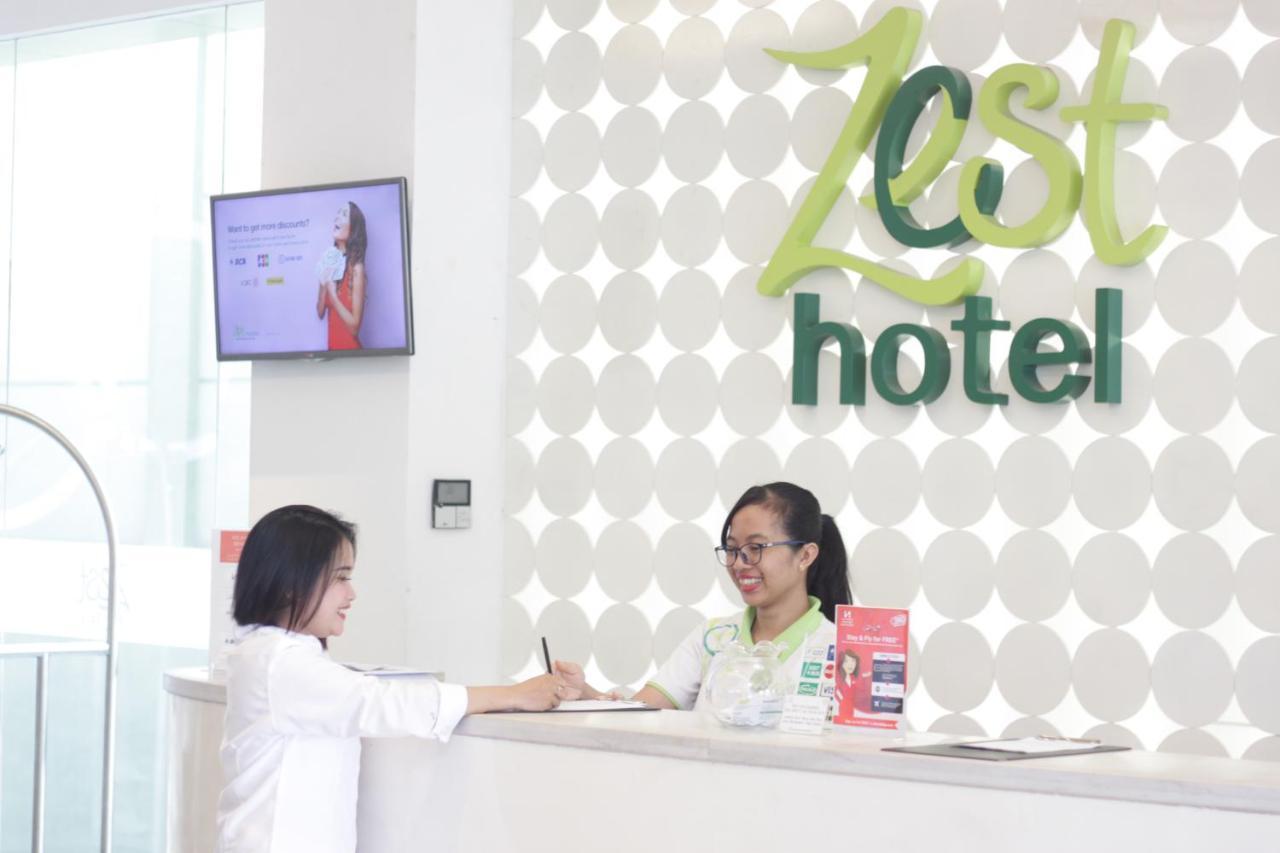 Zest Jemursari By Swiss-Belhotel International Sorabaya Extérieur photo