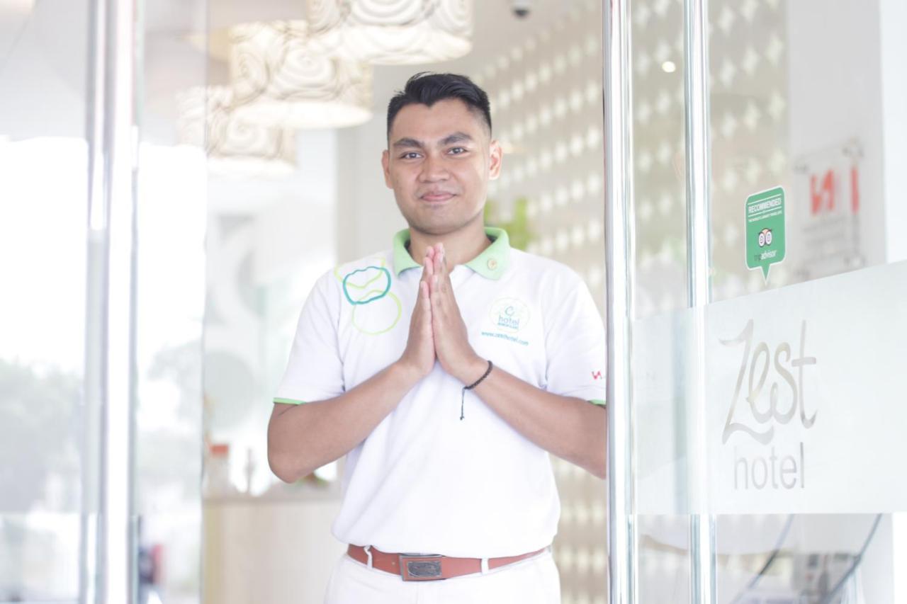 Zest Jemursari By Swiss-Belhotel International Sorabaya Extérieur photo