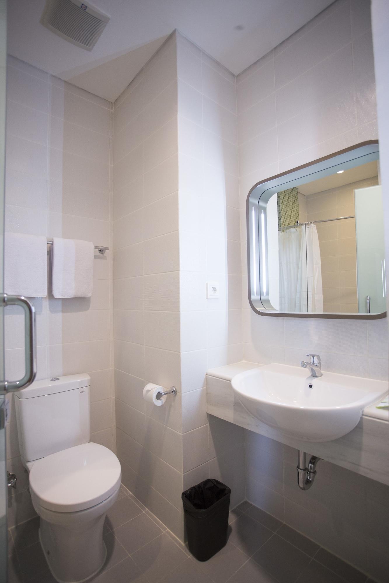Zest Jemursari By Swiss-Belhotel International Sorabaya Extérieur photo