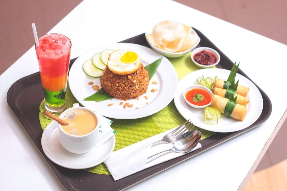 Zest Jemursari By Swiss-Belhotel International Sorabaya Extérieur photo