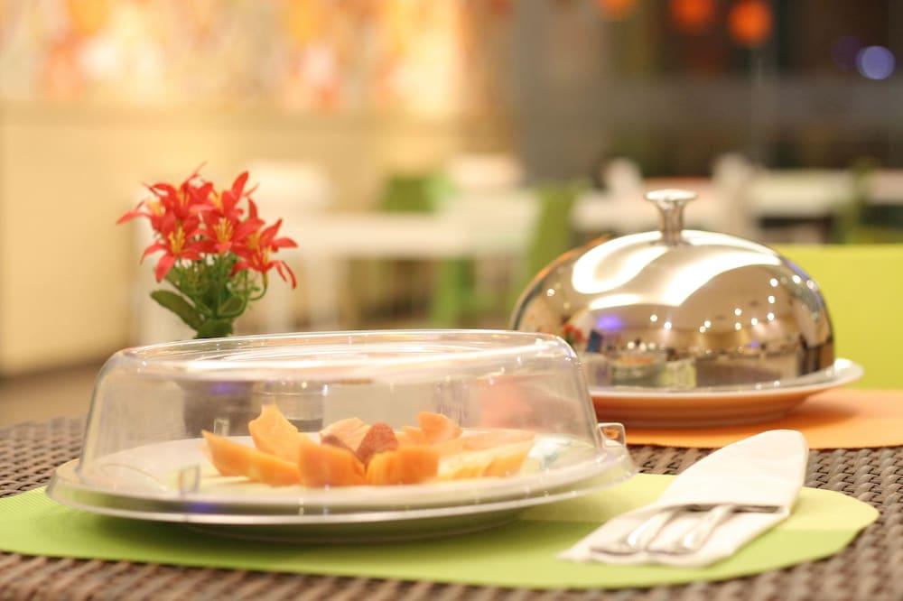 Zest Jemursari By Swiss-Belhotel International Sorabaya Extérieur photo