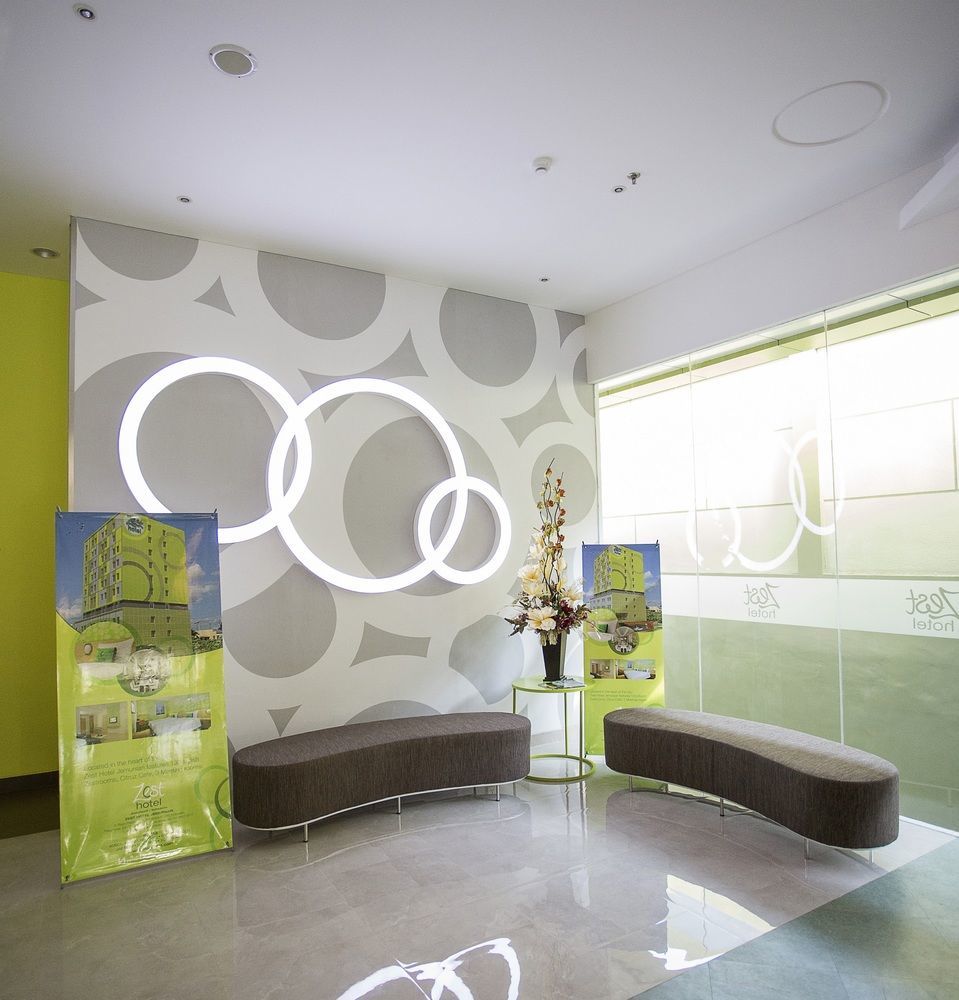 Zest Jemursari By Swiss-Belhotel International Sorabaya Extérieur photo